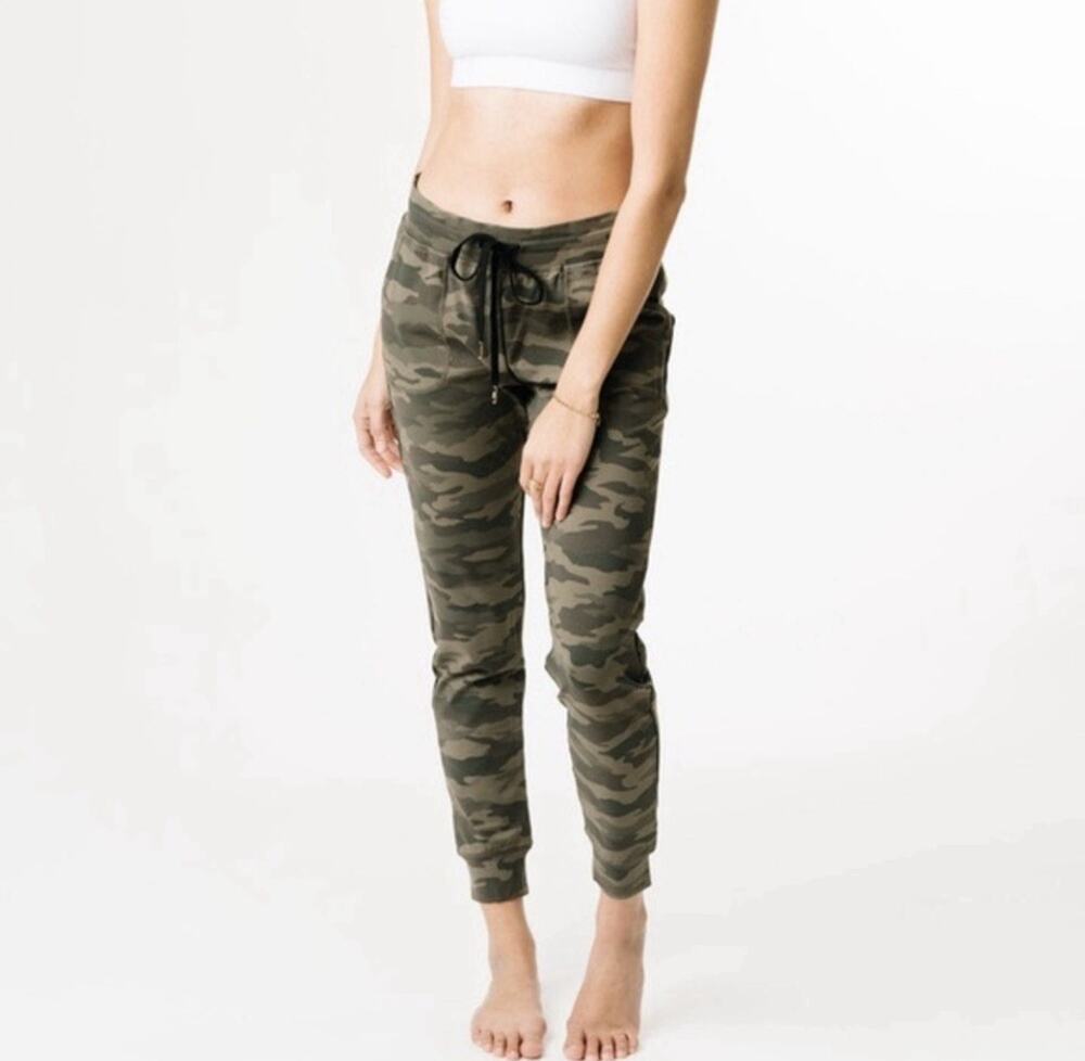 Zyia Active Women’s Green Camo Unwind Joggers Pants XL